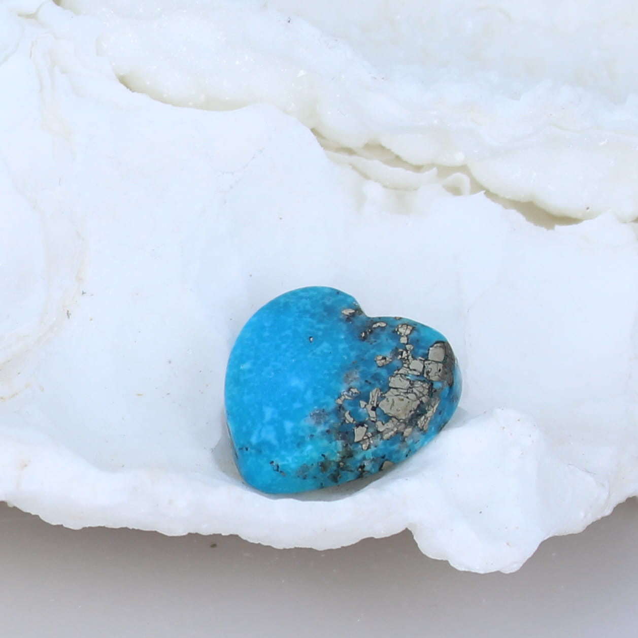 Vibrant Blue Persian TURQUOISE HEART Cabochon Hand Carved 21mm -NewWorldGems