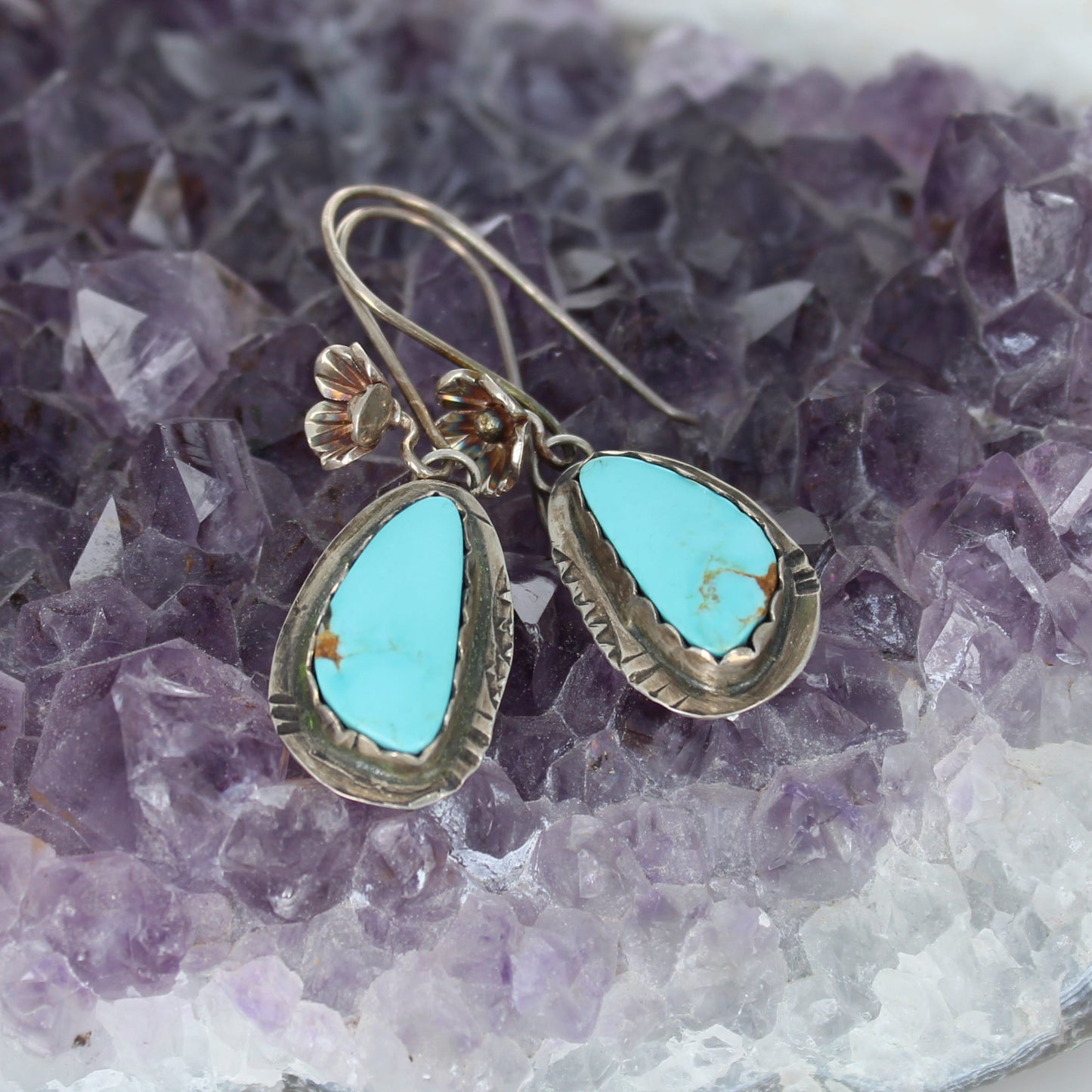 Beautiful Kingman Turquoise Earrings Sky Blue Southwest Floral -NewWorldGems