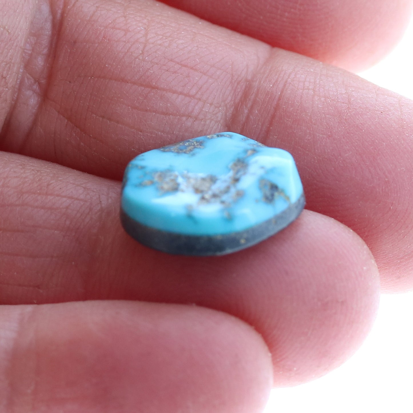 KINGMAN TURQUOISE CABOCHON 15x14.5mm New World Gems
