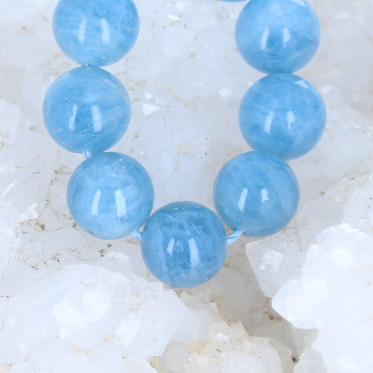 AAA Aquamarine Beads Round Deep Blue 10mm 8 Pieces -NewWorldGems