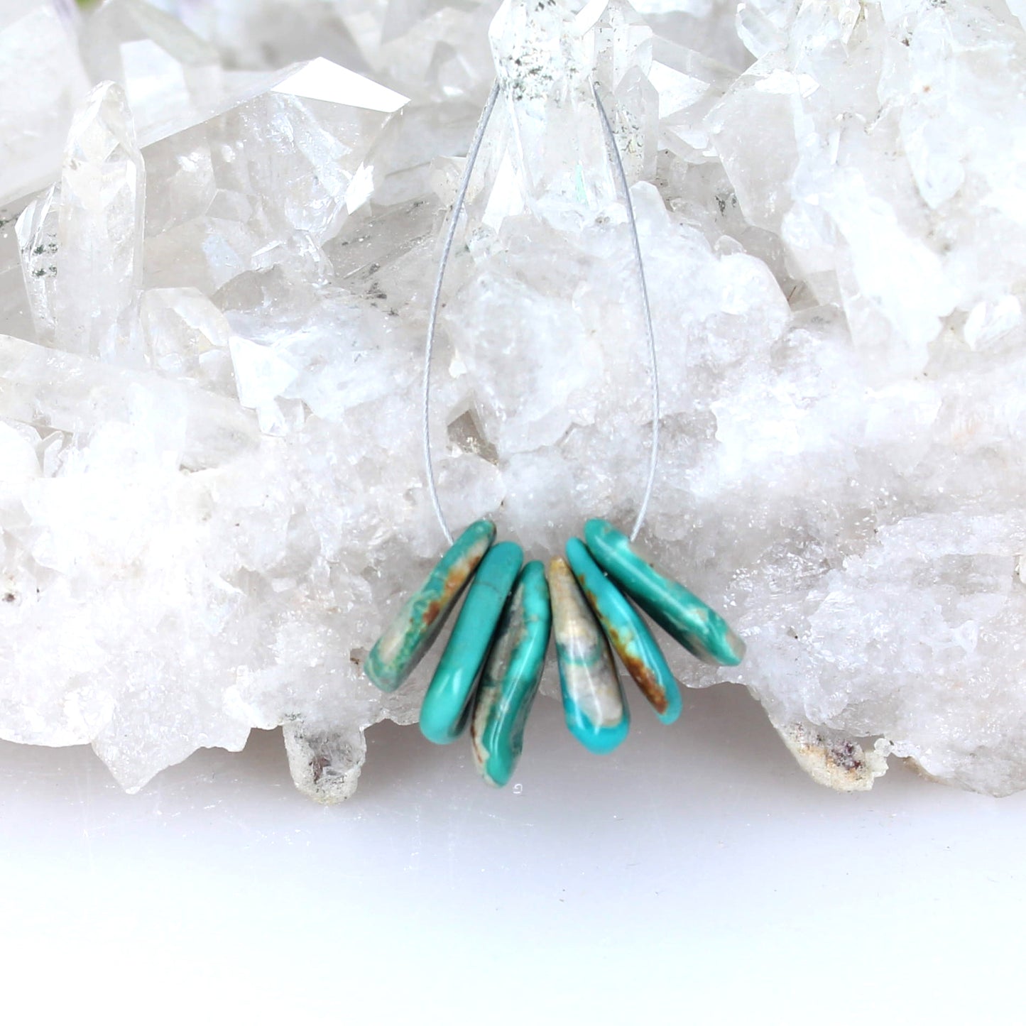 Fox Turquoise Beads Petal Pendants 18-21mm 6Pcs