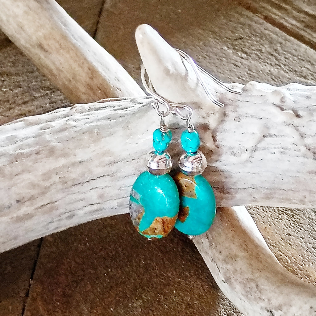Beautiful Pilot Mountain TURQUOISE Earrings Bench Made Navajo Pearls Sterling