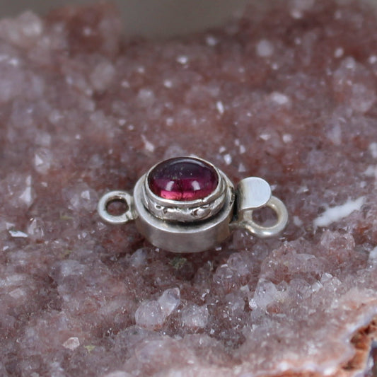 Garnet Clasp Sterling Decorative Oval 4X6mm -NewWorldGems