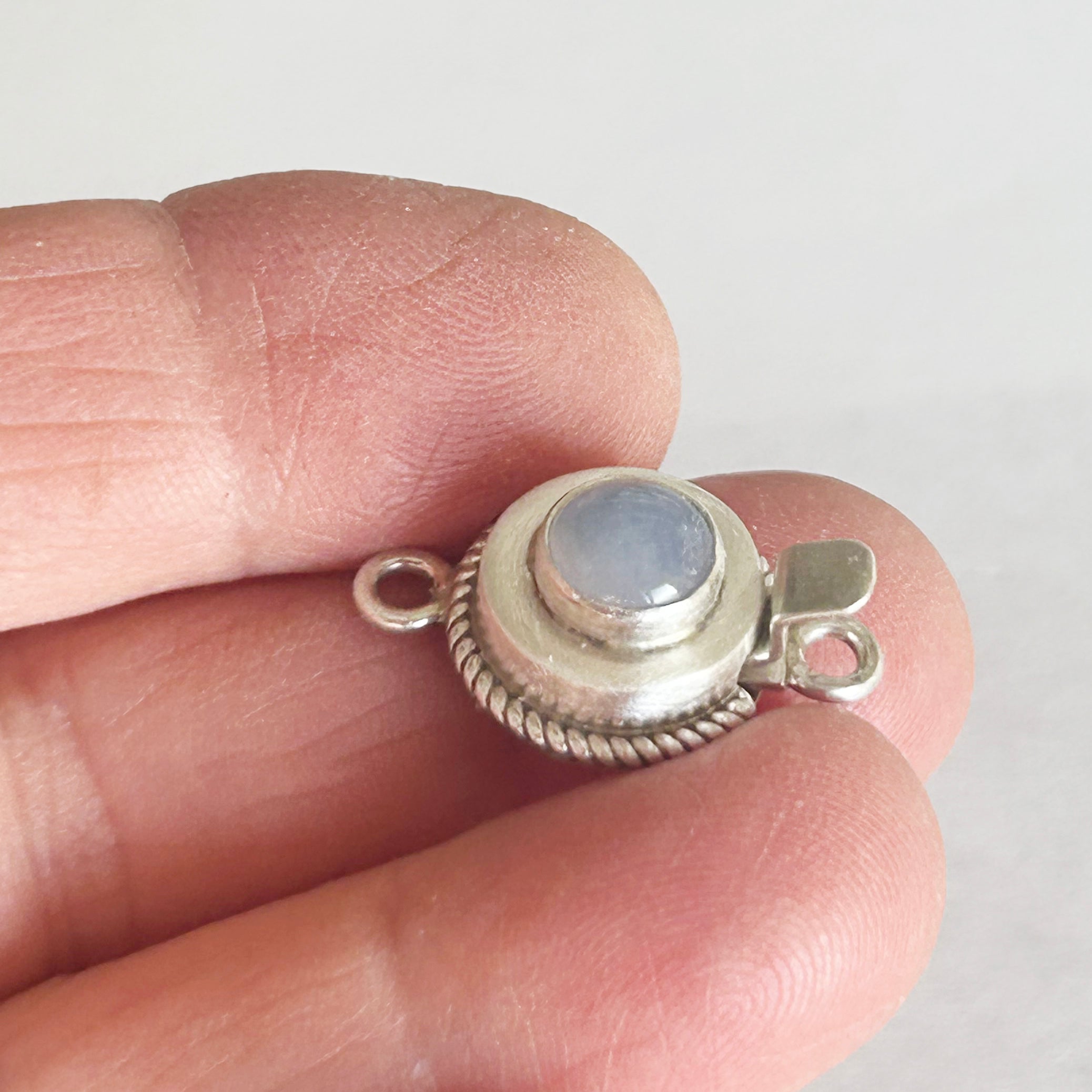 AAA Blue Chalcedony Clasp Sterling Silver 6mm
