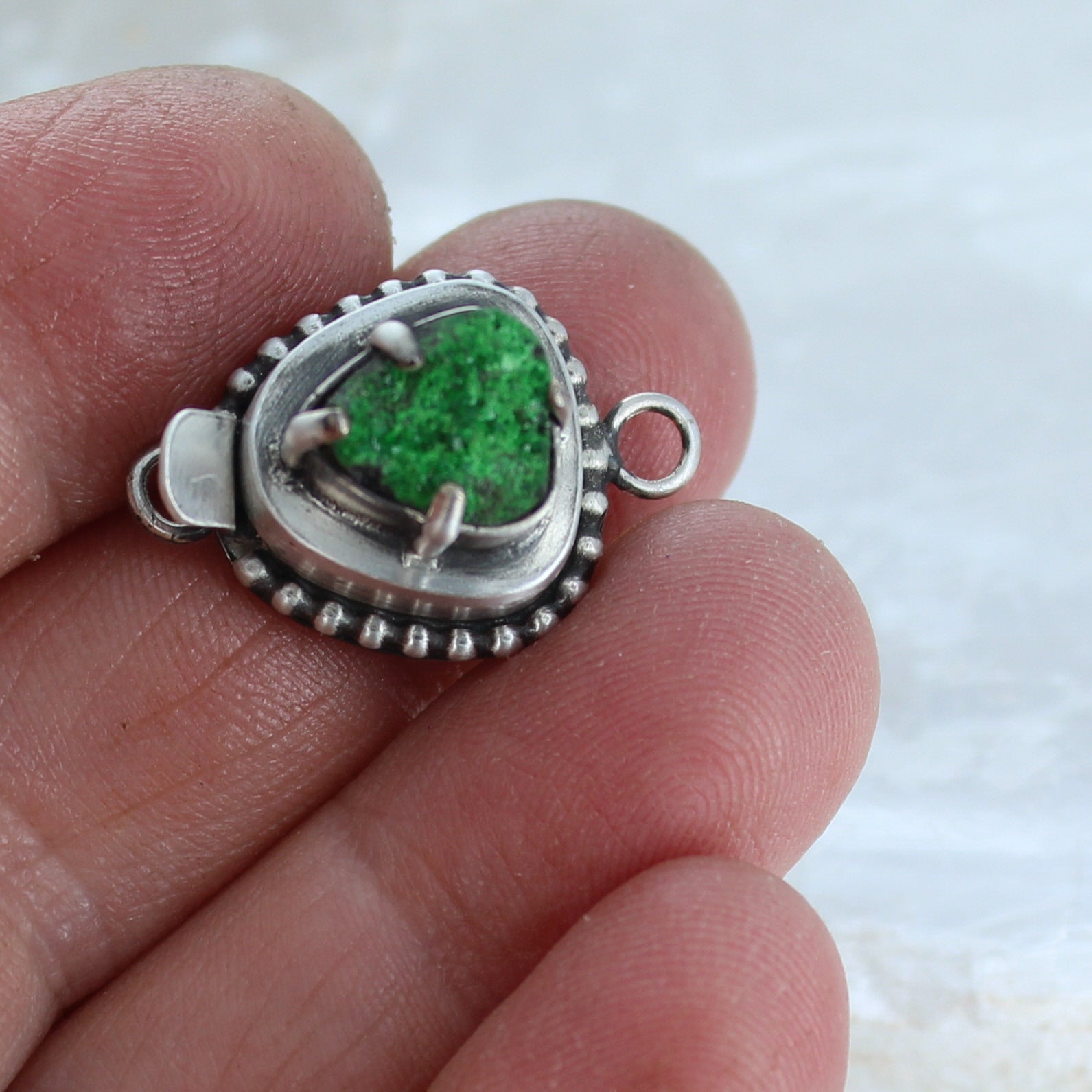 DRUSY UVAVORITE Garnet Sterling Silver Clasp Free Form (Green)