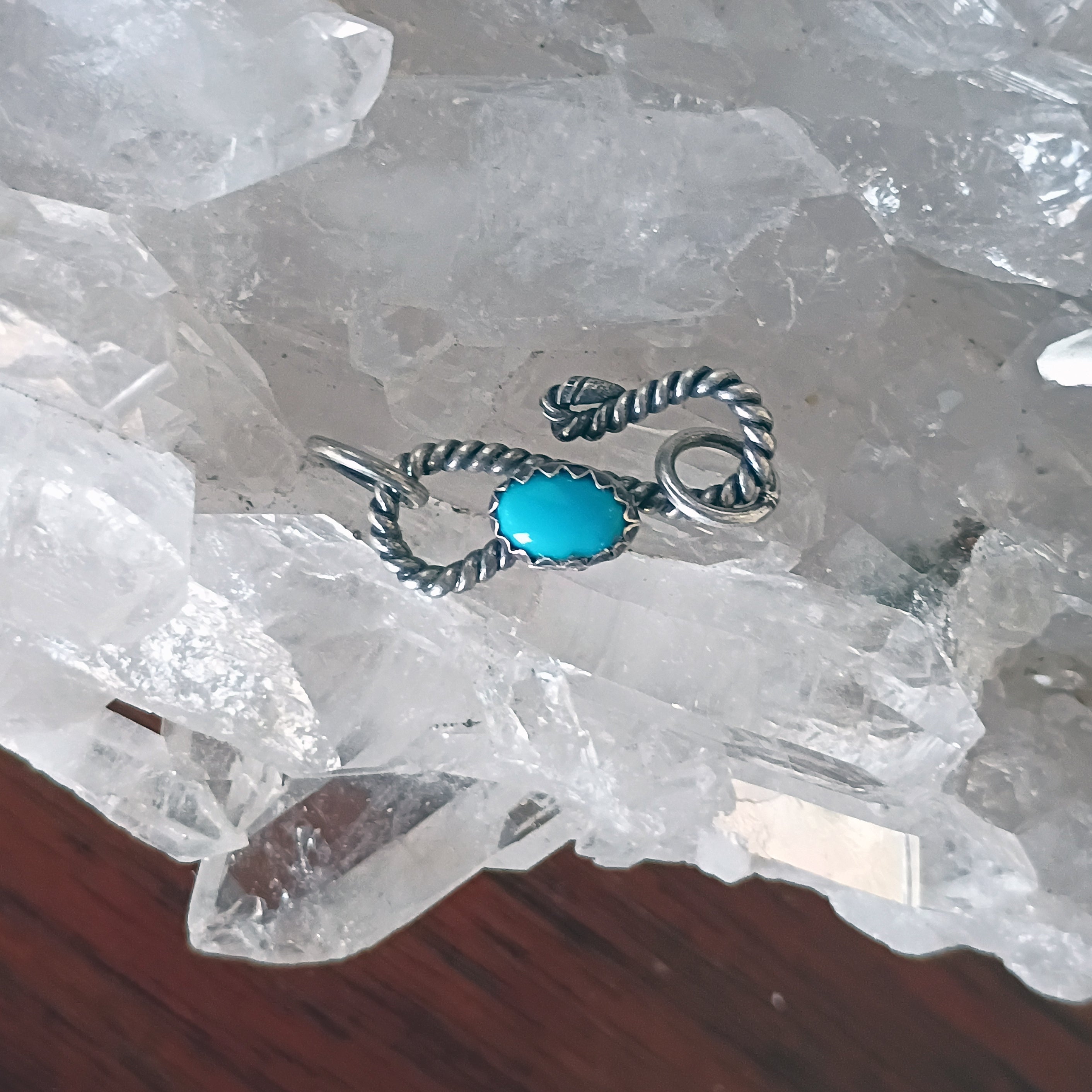 Apache Mine Nevada Turquoise Sterling Silver Clasp 5x7mm Southwest Rope Design