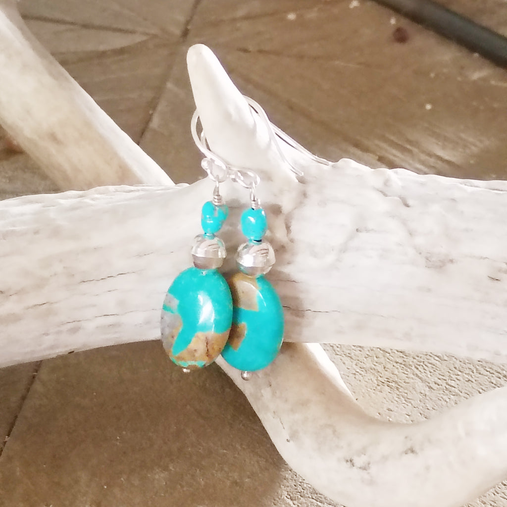 Beautiful Pilot Mountain TURQUOISE Earrings Bench Made Navajo Pearls Sterling
