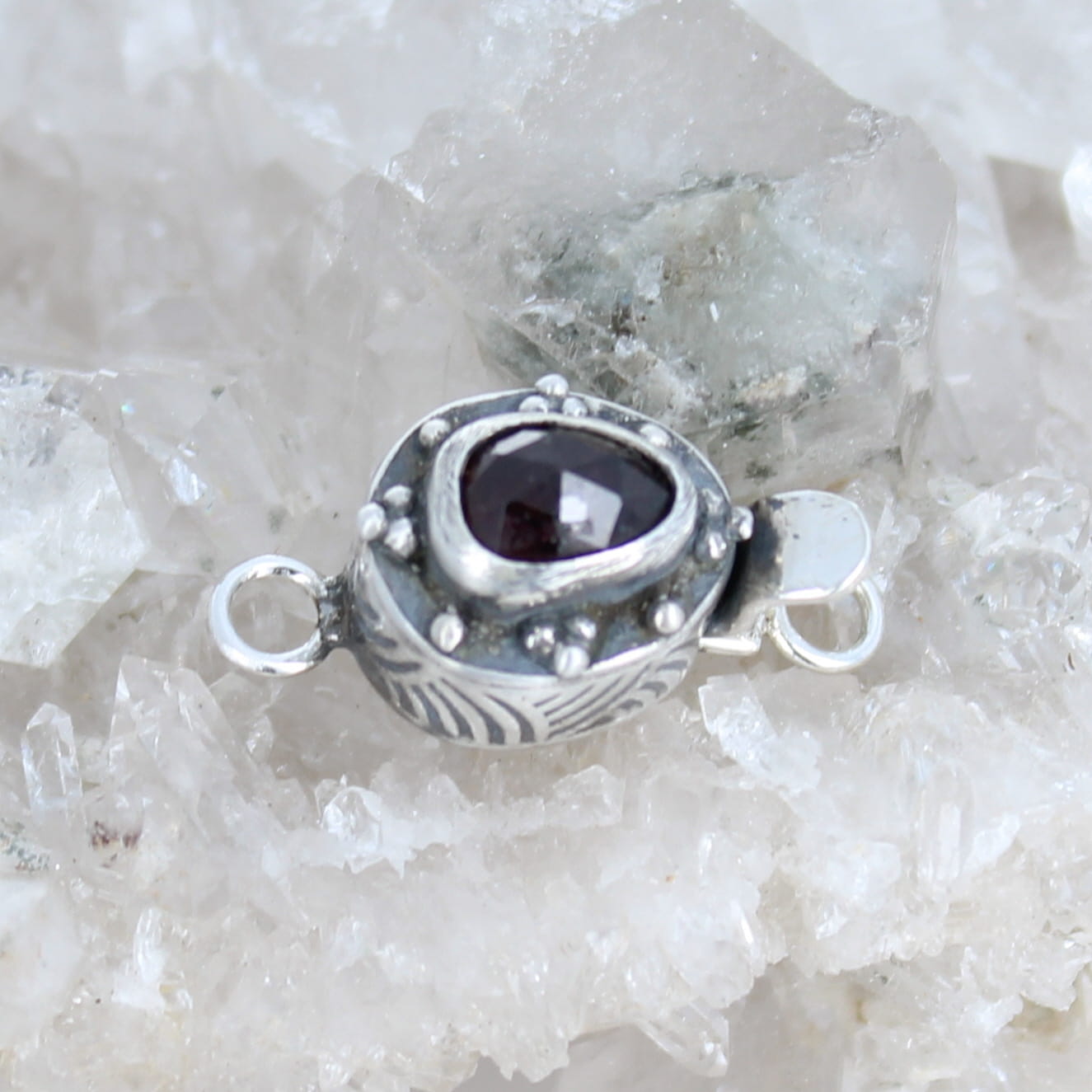 AAA Faceted Garnet Clasp Ball Design 7x6mm