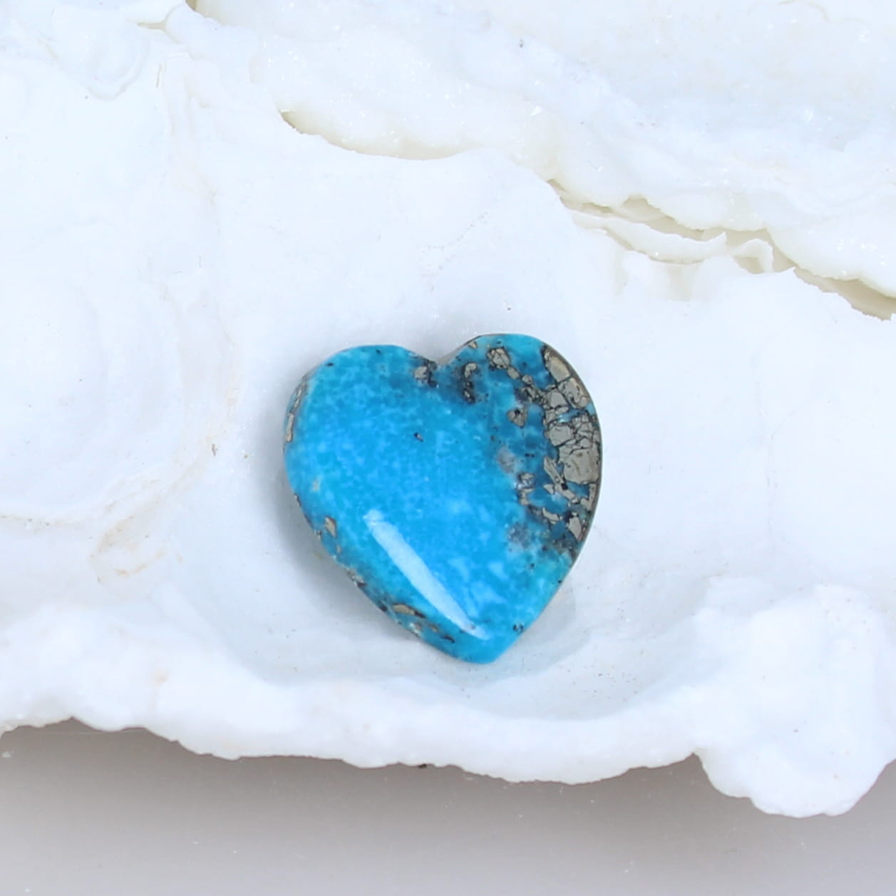 Vibrant Blue Persian TURQUOISE HEART Cabochon Hand Carved 21mm -NewWorldGems