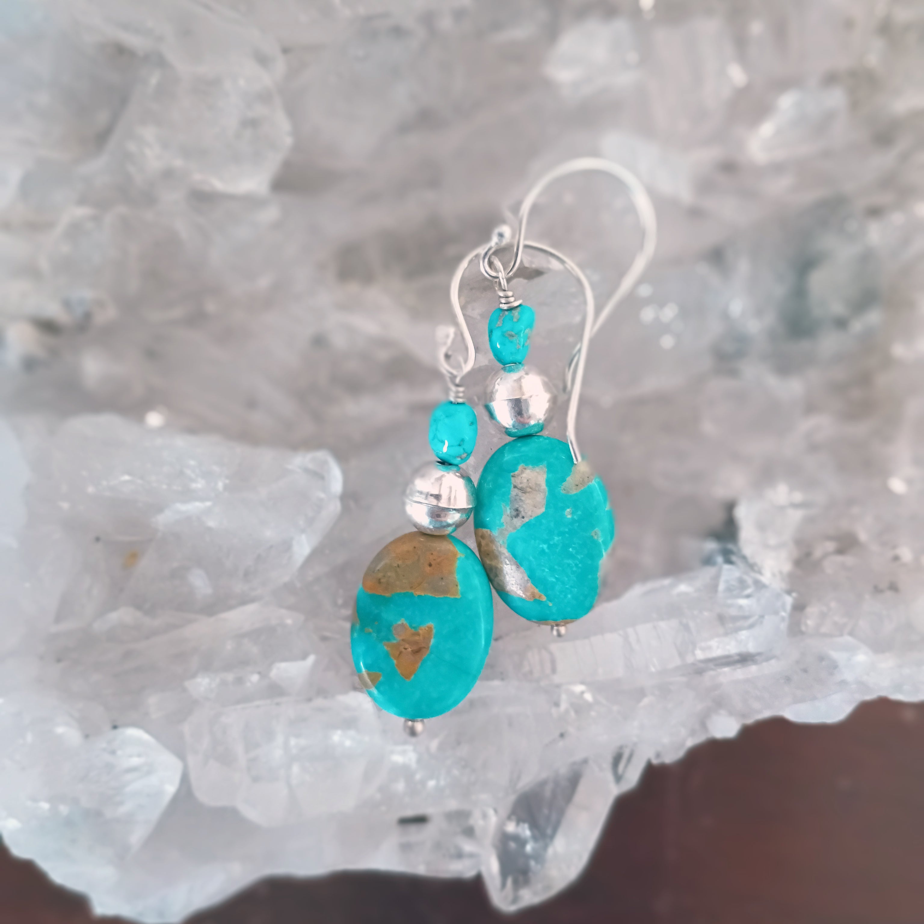 Beautiful Pilot Mountain TURQUOISE Earrings Bench Made Navajo Pearls Sterling