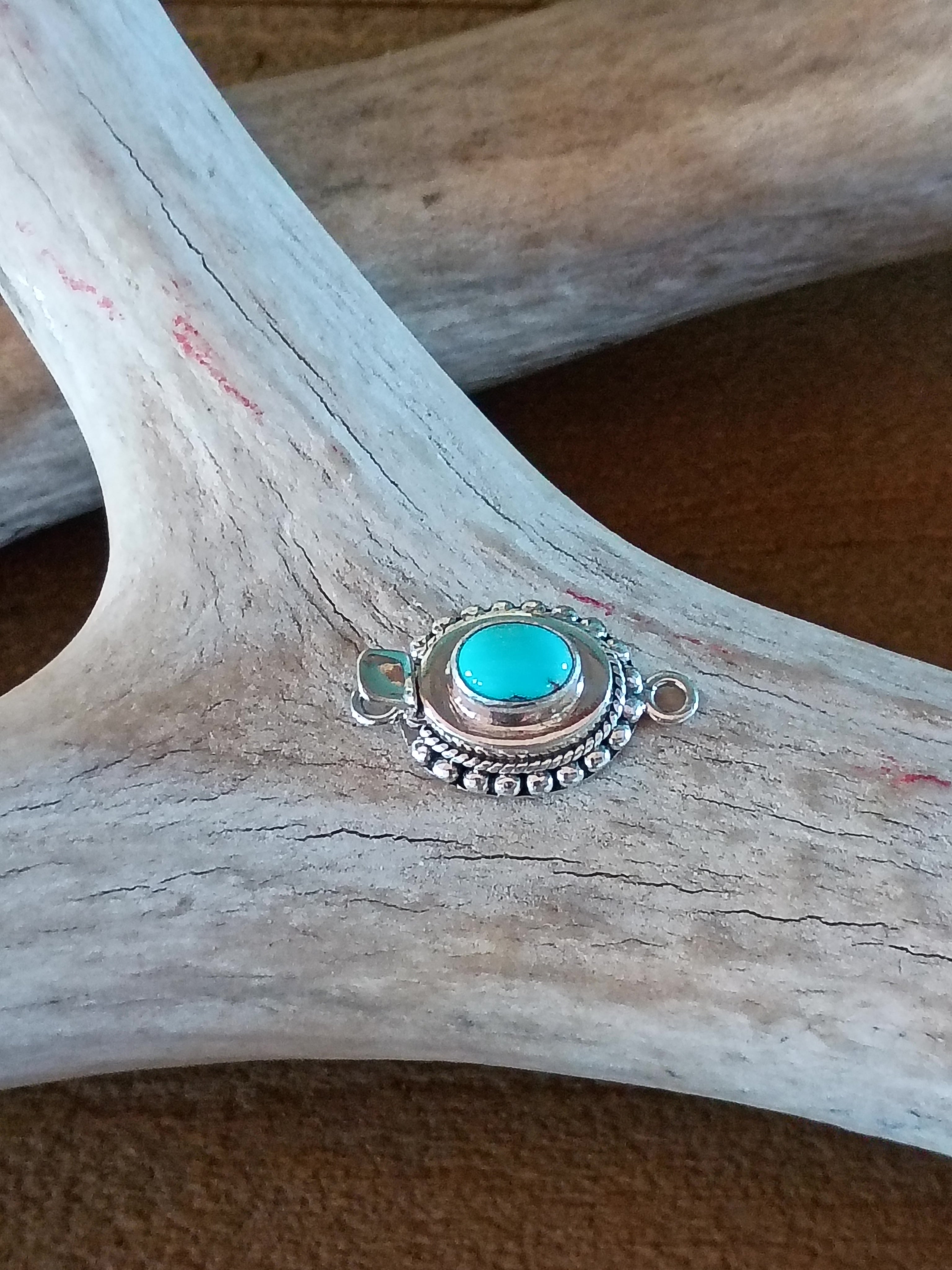 Robins Egg Blue Lone Mountain Turquoise Clasp Sterling Granulated Twist Wire Style 6x8mm Oval