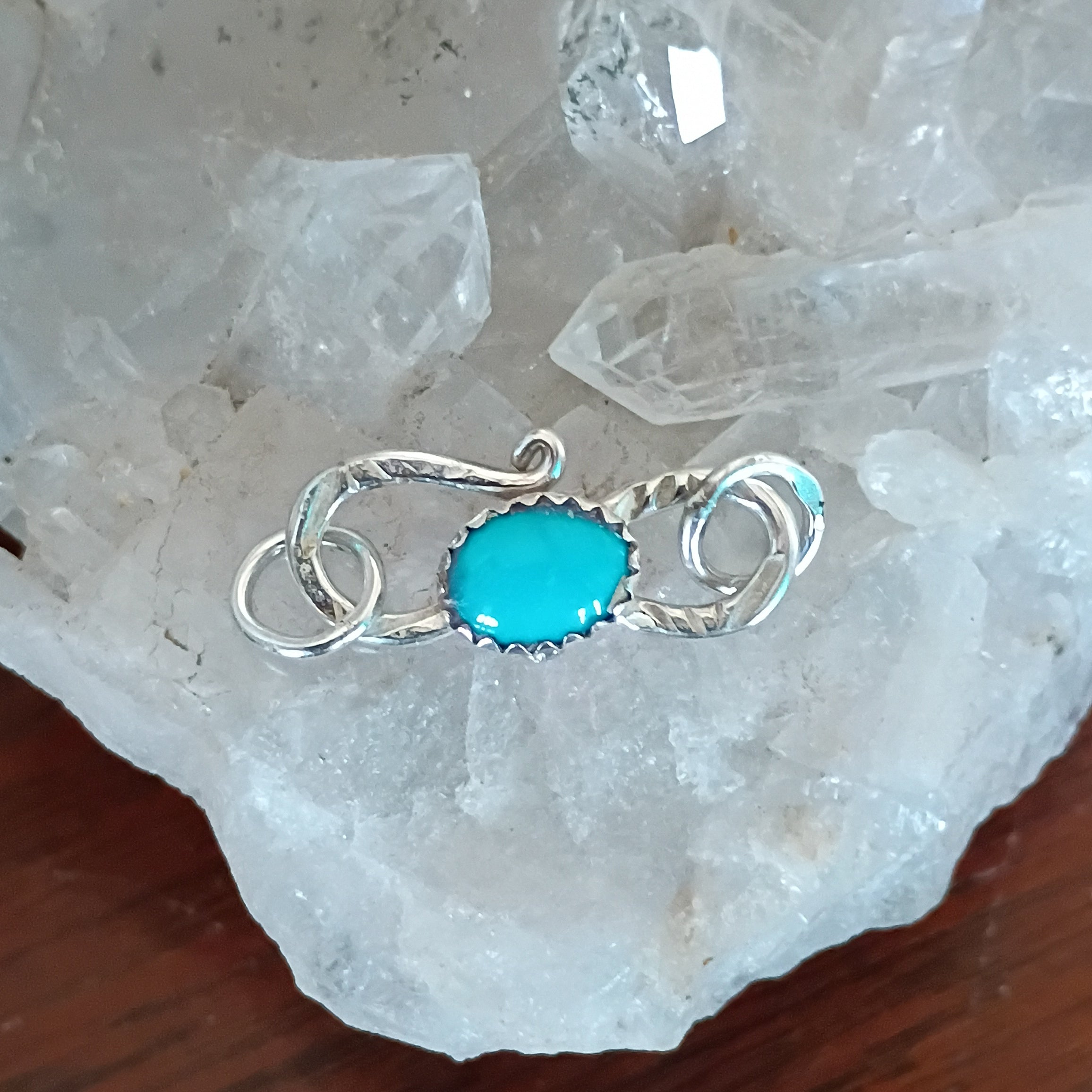 Apache Mine Nevada Turquoise Sterling Silver Clasp 6x8mm Southwest Serrated Design